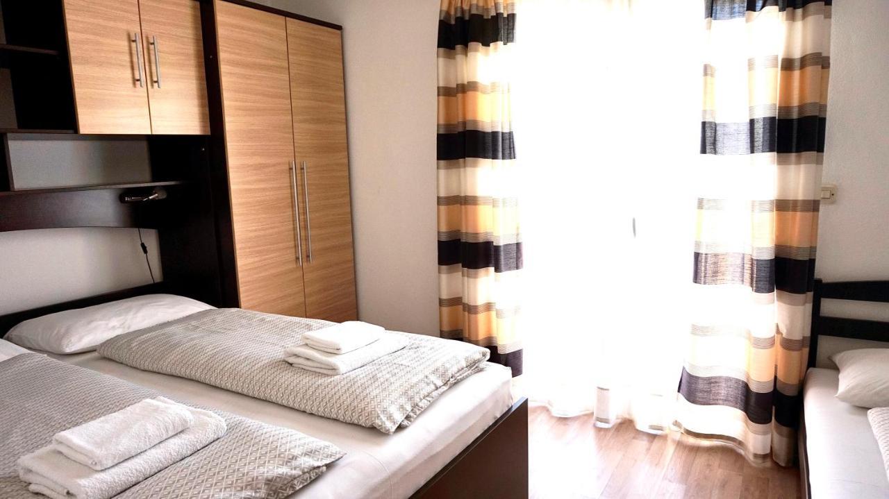 Apartments Maris Starigrad Exterior photo