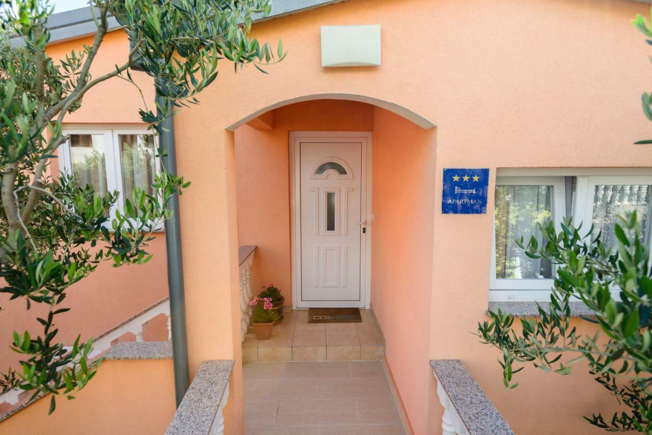 Apartments Maris Starigrad Exterior photo